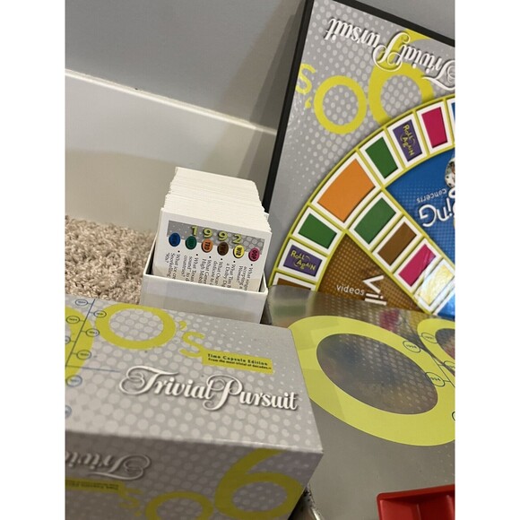 90's Trivial Pursuit - Trivia Time Capsule Edition Board Game in Collector Tin - Picture 4 of 4